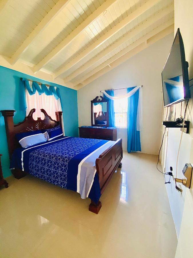 Paradise Villa Sleep 6 Private Pool Ocho Ríos Exterior foto